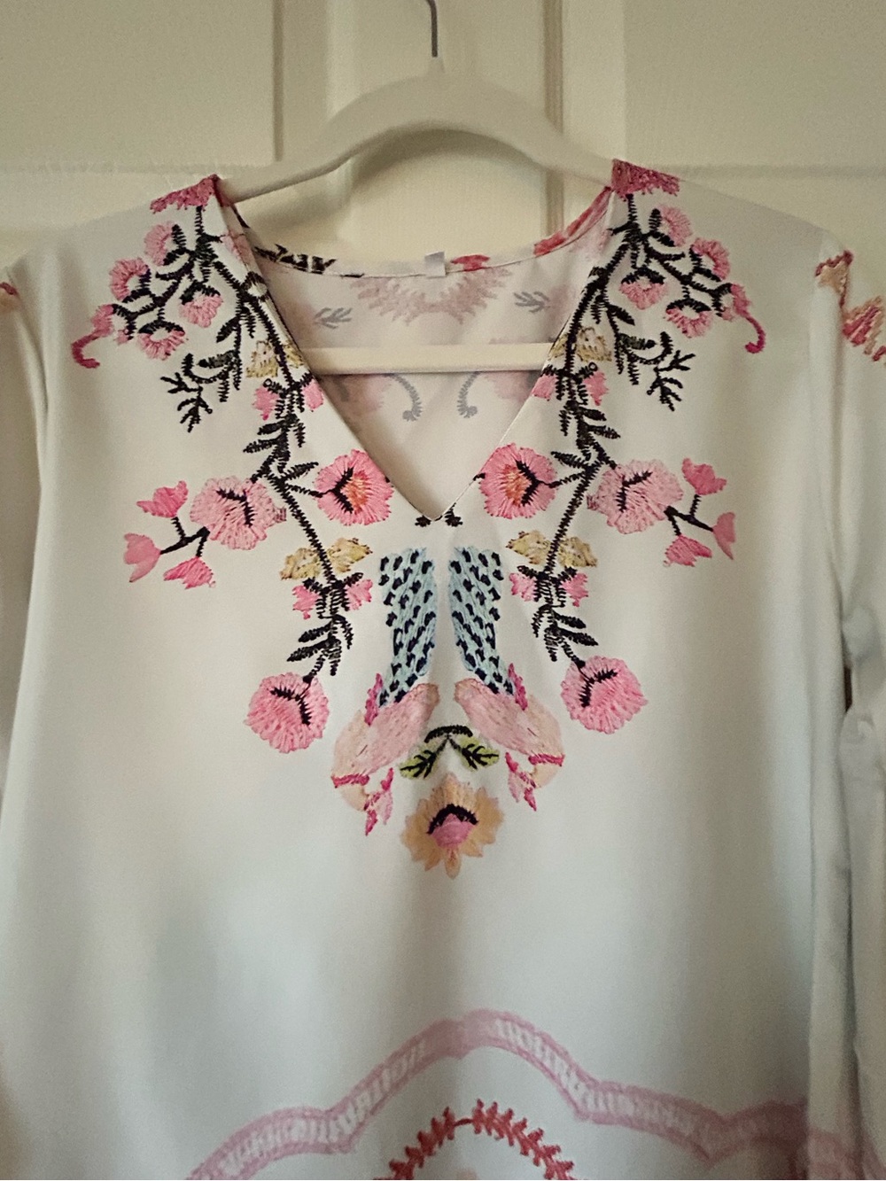 White Floral Embroidered V Neck Boho Tunic - Size Medium - Picture 4 of 12